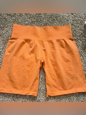 Women’s NVGTN high waisted biker shorts